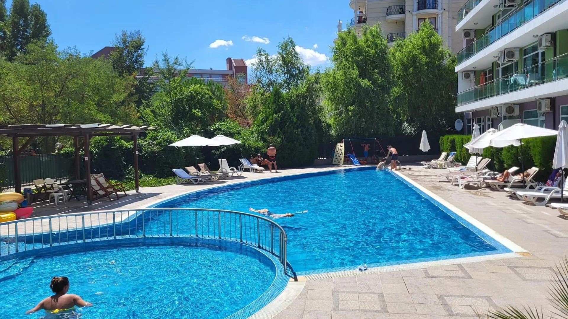 Family Apartments In Solmarin 써니비치