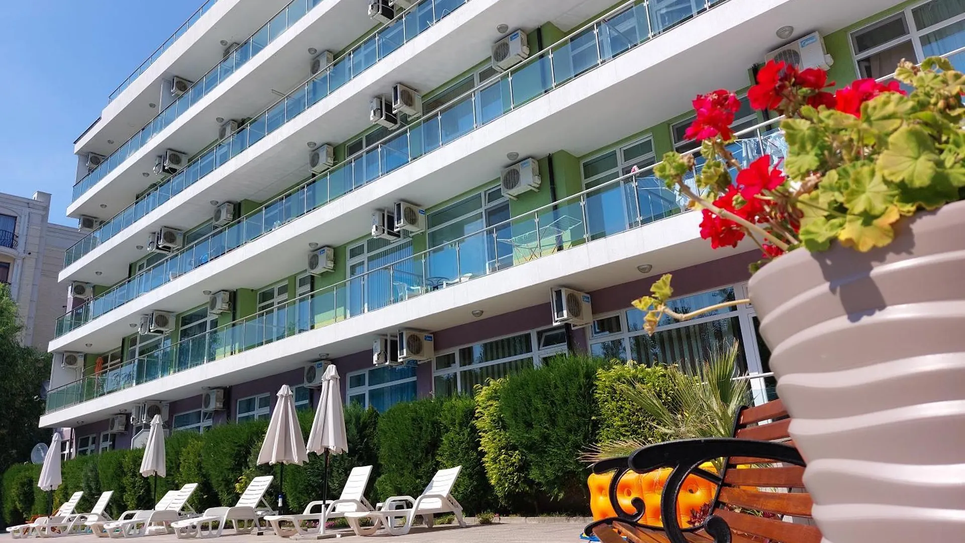 Family Apartments In Solmarin 써니비치