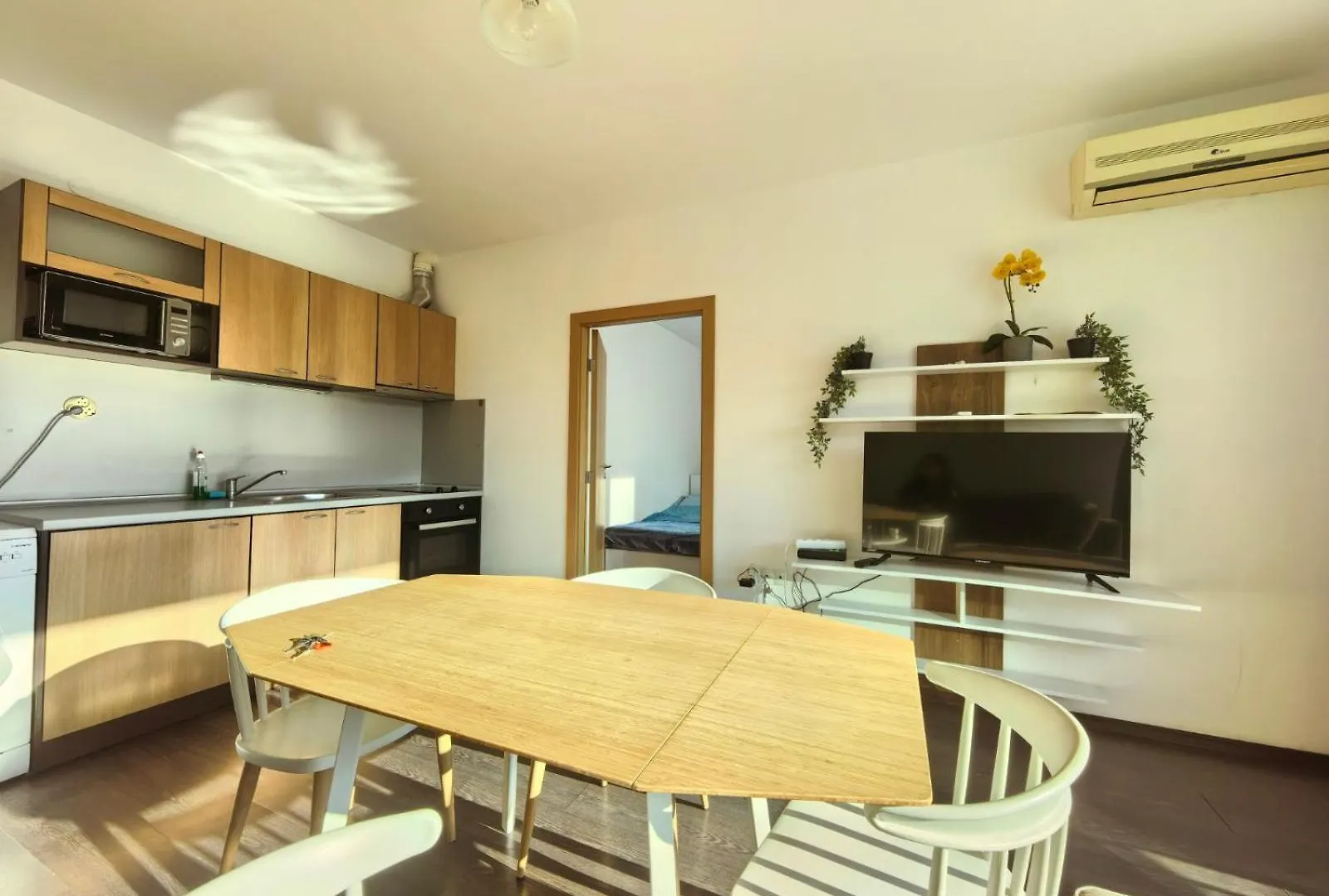 Family Apartments In Solmarin Slantschew brjag